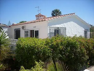 Los Porches Ramon فندق